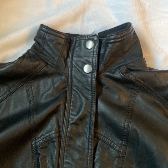 Faux Black Leather Jacket moto - Picture 8 of 11